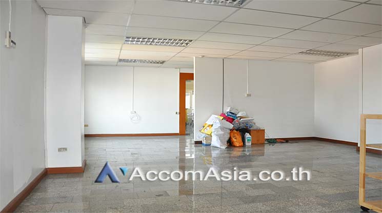  2  Office Space For Rent in Sukhumvit ,Bangkok BTS Thong Lo at S.K.V. Building AA14178